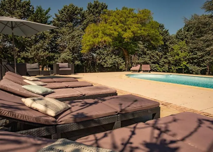 Quiet 50\'S Cottage - 12 P. - Private Park & Pool
