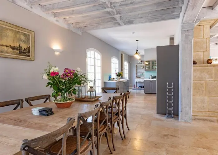 Quiet 50\'S Cottage - 12 P. - Private Park & Pool