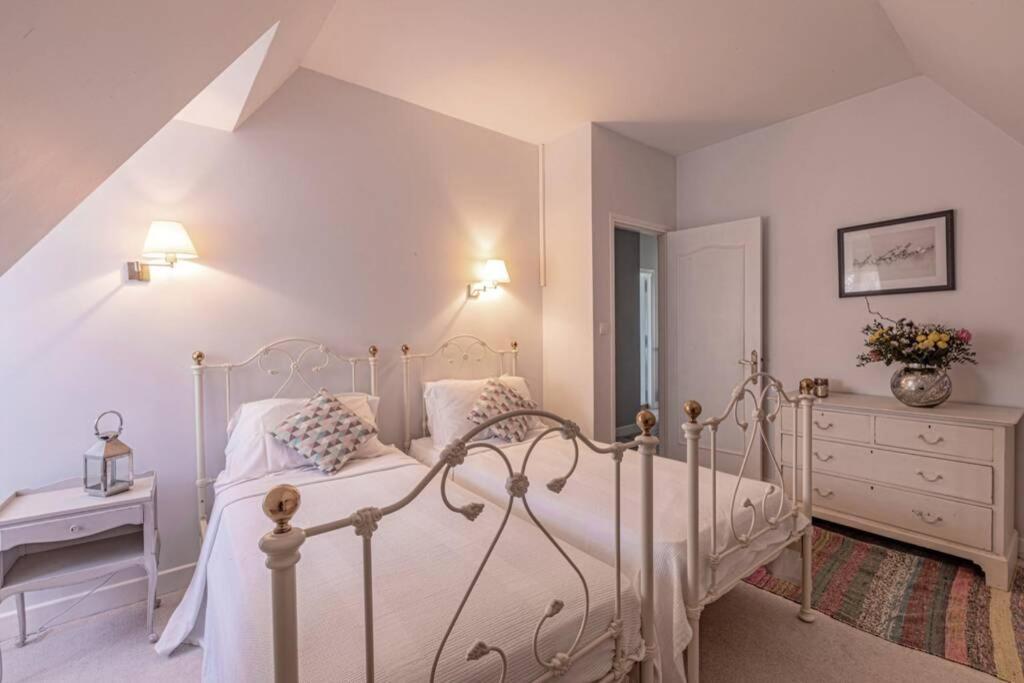Quiet 50's - 12 P. - Private Park & Pool Holiday home