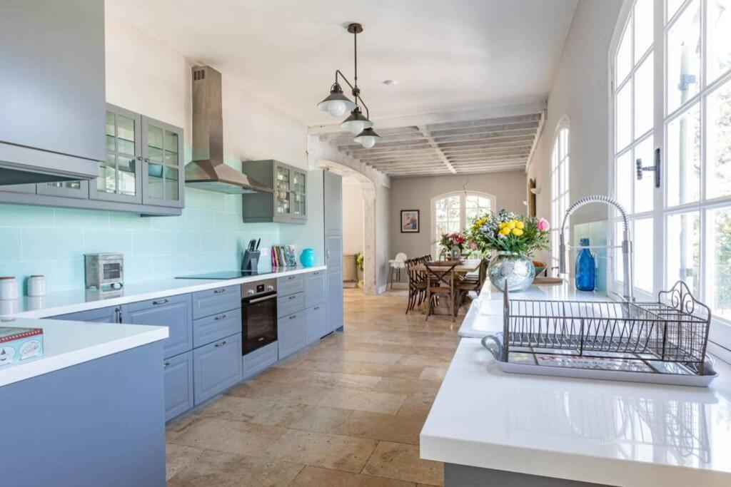 Quiet 50's - 12 P. - Private Park & Pool Holiday home *