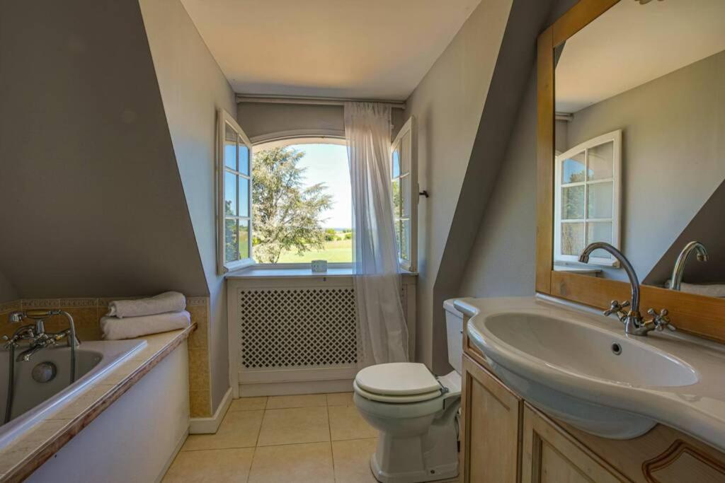 Holiday home Quiet 50's - 12 P. - Private Park & Pool *