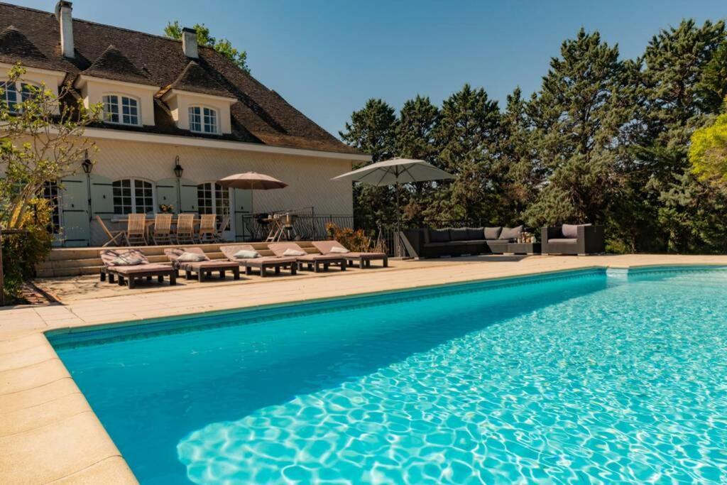Quiet 50's - 12 P. - Private Park & Pool Holiday home *